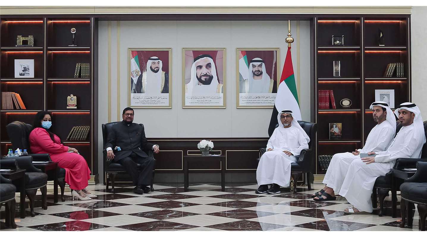 سفير موريشيوس يزور الصندوق لتعزيز التعاون الاقتصادي